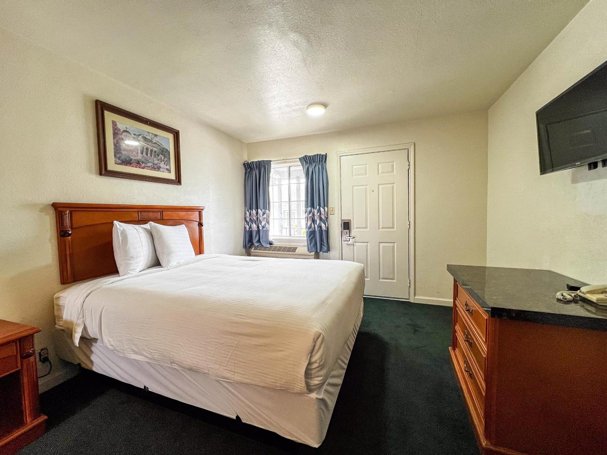 Deluxe Inn Hayward Exterior photo
